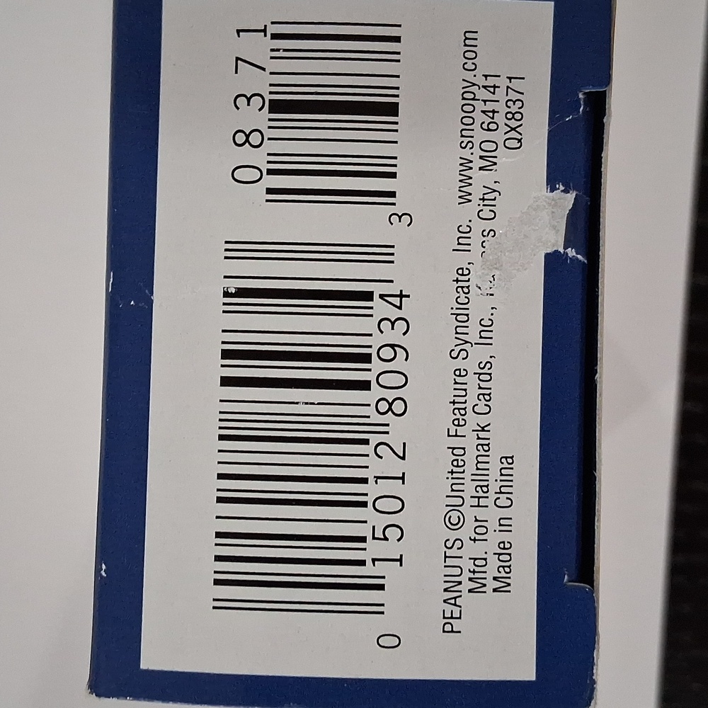 Hallmark Keepsake Ornament, The Winning Ticket, Spotlight on Snoopy Series, 2004 - Picture 3 of 3
